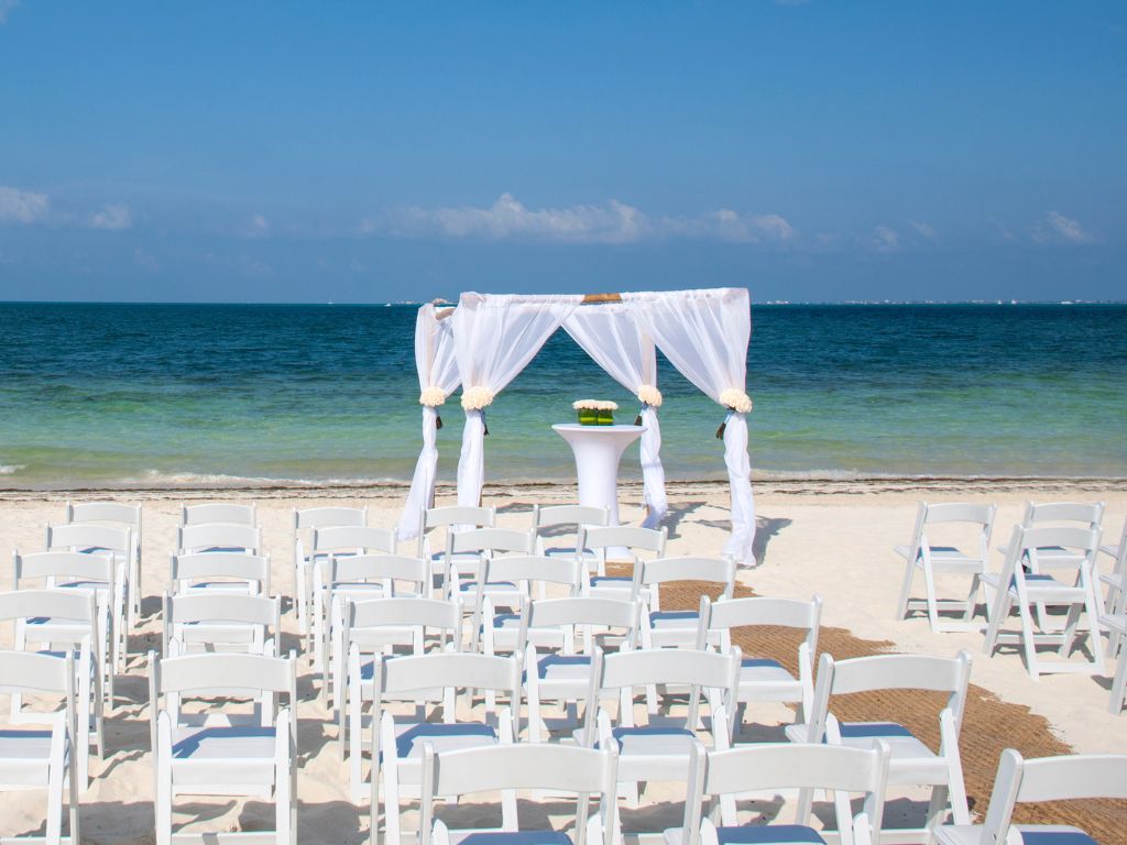 Cérémonie de mariage sur la plage dans les Caraibes